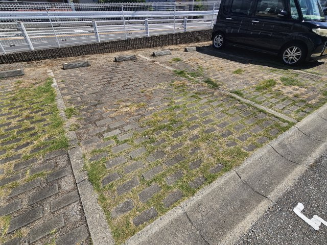 明石市大久保町大窪のアパートの庭