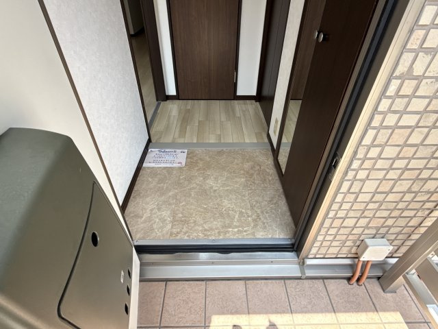 シャトー・ヴァレンシアＡ棟の玄関