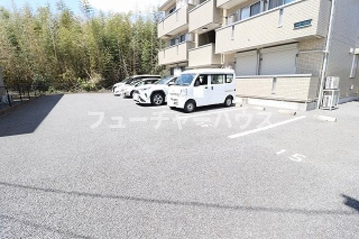 大黒屋　七の駐車場