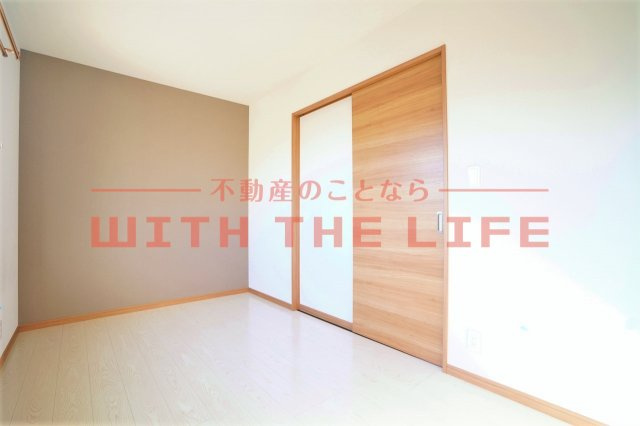 エスカレント国分【キャッシュバック対象物件】の洋室|明るい洋室です