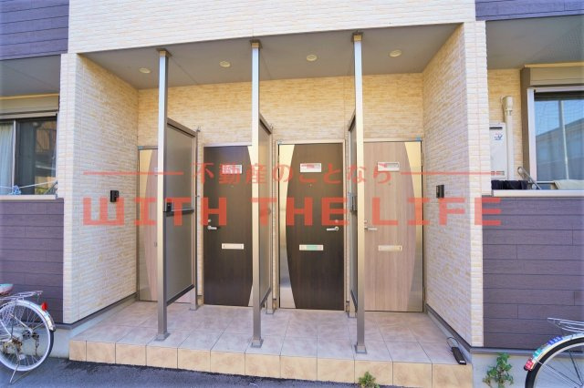 エスカレント国分【キャッシュバック対象物件】のエントランス|ゆとりのあるエントランスです