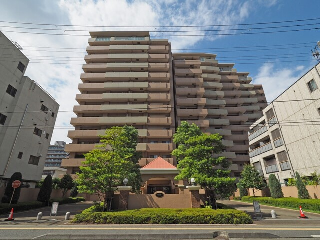 グランヒルズ本八幡の外観|JR本八幡駅徒歩5分に所在する好立地なマンションです♪