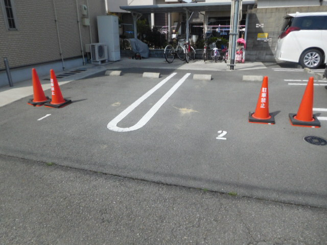 エスポワール高町の駐車場