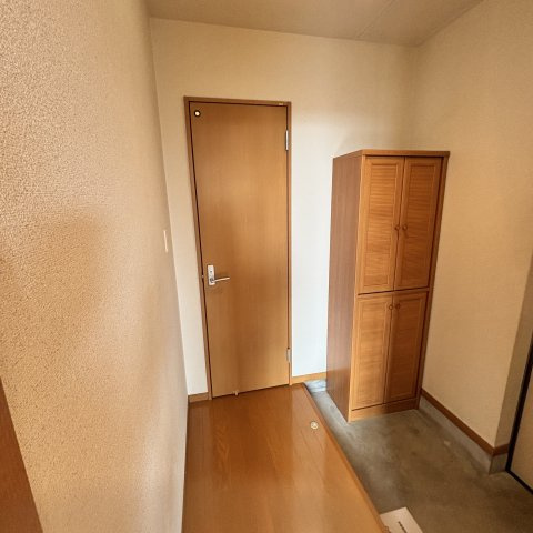 朝日ハイツの玄関
