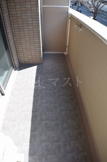 LC本町東Ⅲのバルコニー