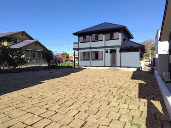 【庭】 | 伊東市吉田　中古戸建 | 芝庭付