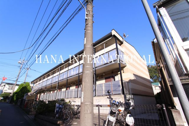 レオパレス緑町の外観