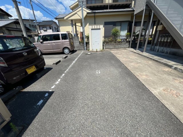 プランドール夢咲の駐車場