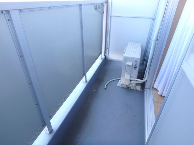 シャイニングコートⅡのバルコニー
