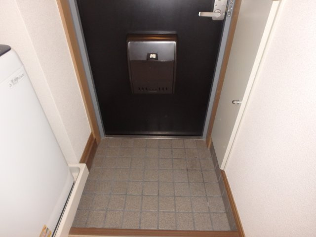 シャイニングコートⅡの玄関