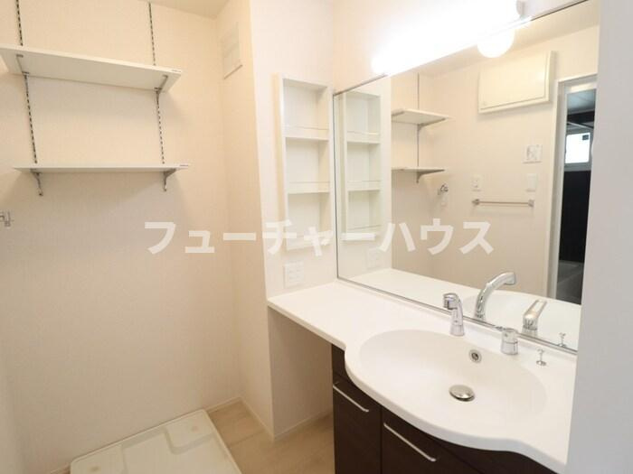 パークドオートム　Ｃの洗面所