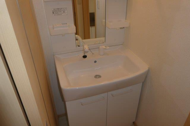 ア・レーズＴの独立洗面台|シャンプードレッサー