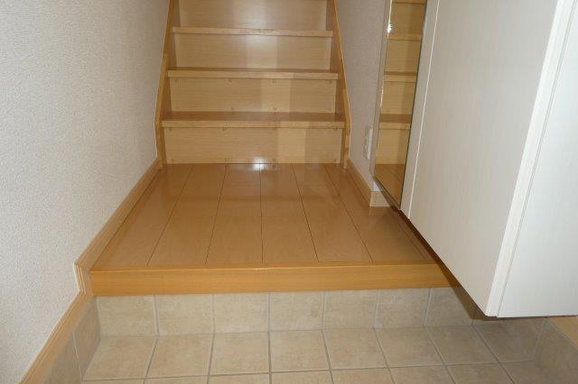 ア・レーズＴの玄関