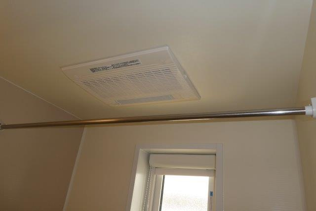 ア・レーズＴの浴室|浴室乾燥機・窓