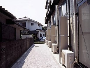 レオパレス中央の外観