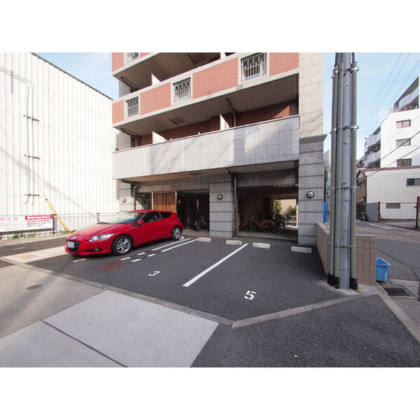 クピットガーデン千代田の駐車場