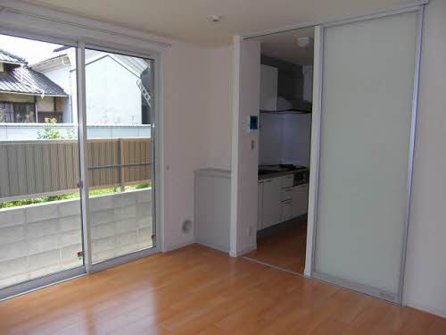 サニーハイツタマキⅡの居間・リビング