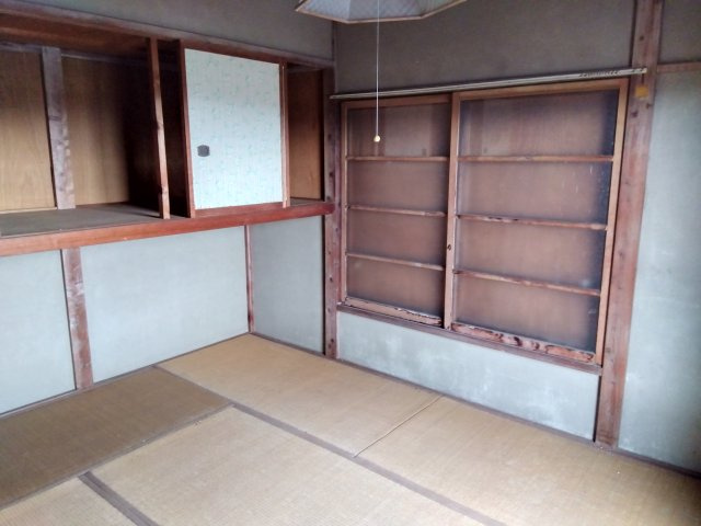 売土地　三島市谷田のその他|現在上物があります。解体更地渡しになります。室内の参考画像です。