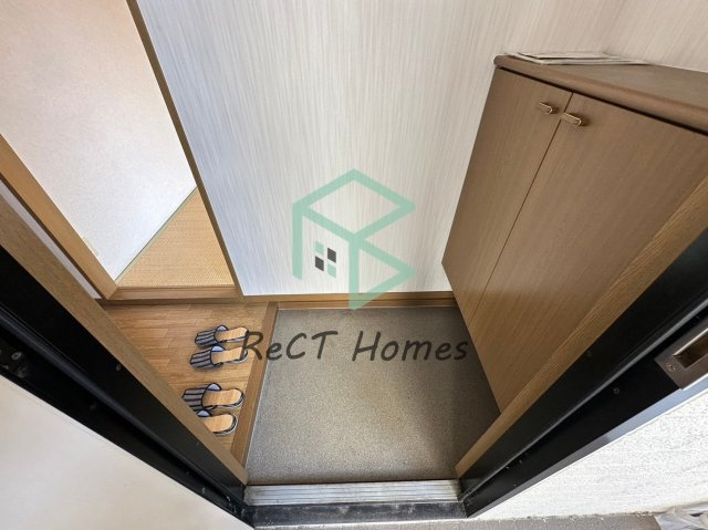 第5山下ハイツの玄関