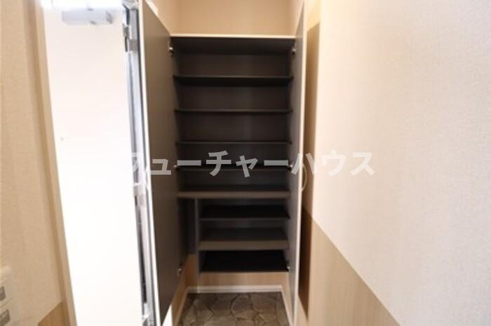 グランサイドヒルズの玄関