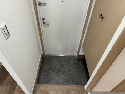 【玄関】 | ウェルスクエア西宮甲東園 | 明るい玄関です