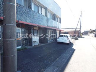 【前面道路含む現地写真】