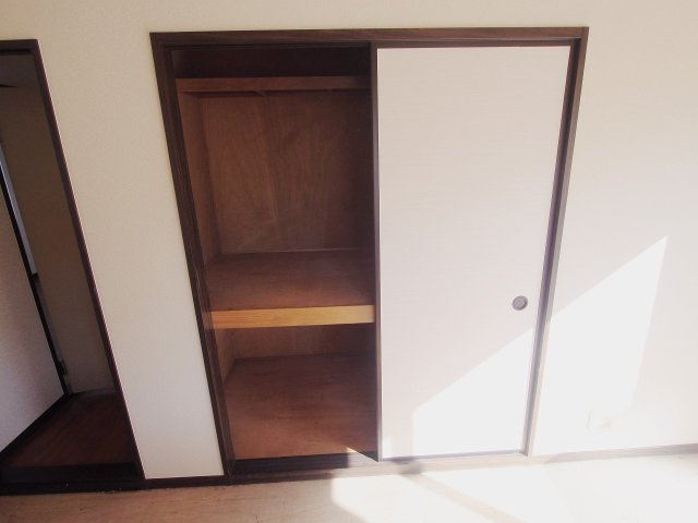 コーポ稲荷Bの収納