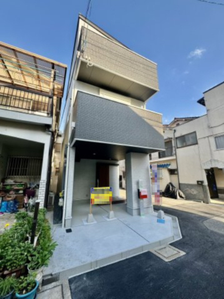 大久保町5丁目　新築戸建ての前面道路含む現地写真