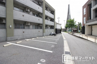 【駐車場】