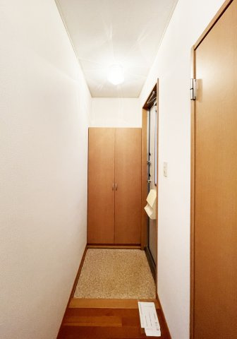 メゾンクレストの玄関