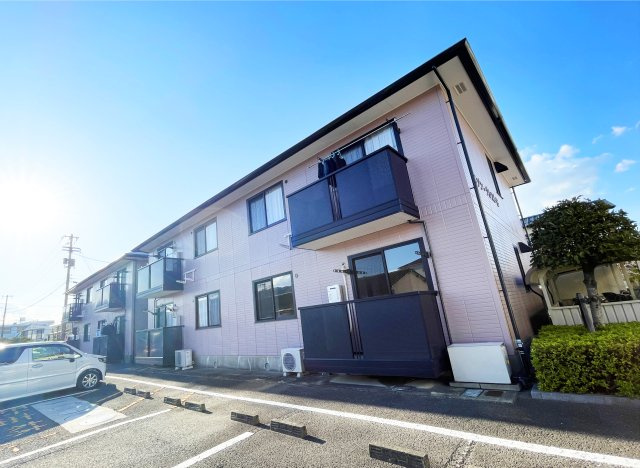 メゾンクレストの外観