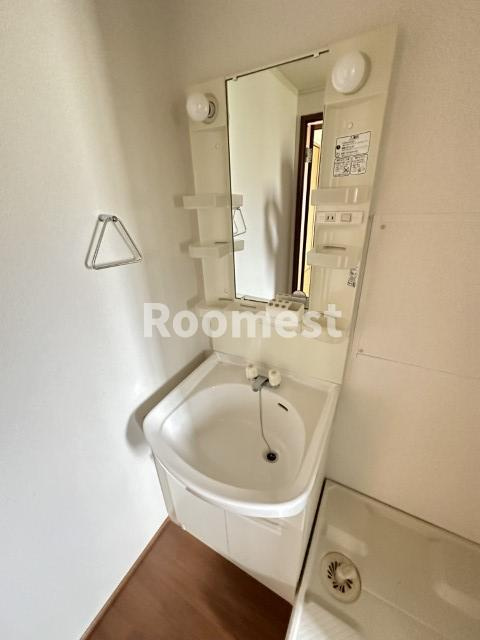 フェリーチェ尾上の洗面所|ゆったりとスペースのある洗面所