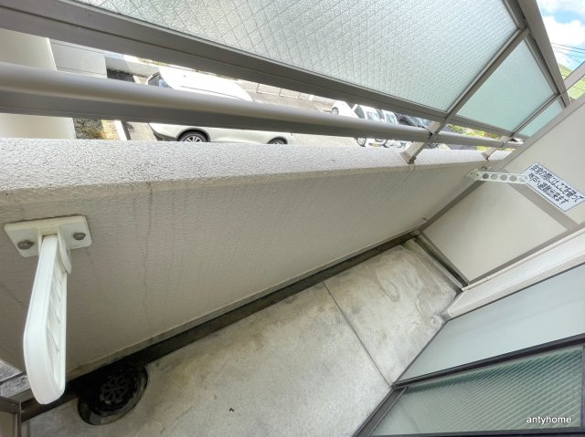 パインコート江坂2　仲介手数料無料のバルコニー