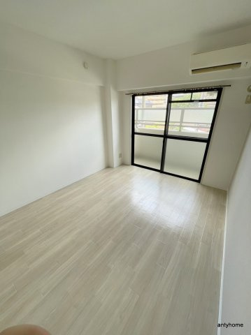 パインコート江坂2　仲介手数料無料の寝室