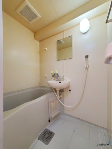 パインコート江坂2　仲介手数料無料の浴室