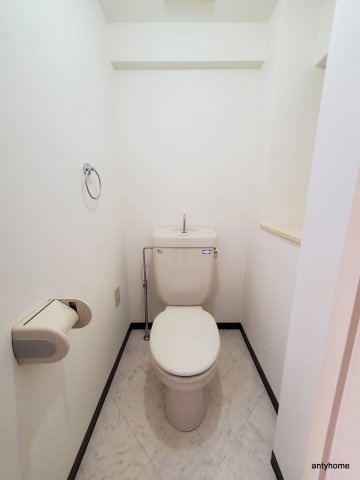 パインコート江坂2　仲介手数料無料のトイレ