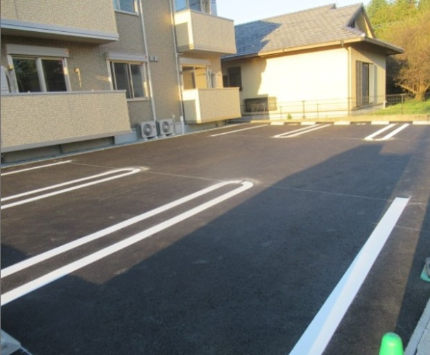サニーハイツの駐車場|カースペースがあります