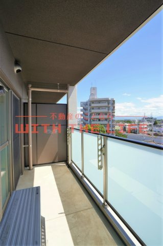 モントーレヒルズ悠【キャッシュバック対象物件】のバルコニー|開放的で明るい空間を演出してくれるバルコニーです