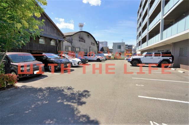 モントーレヒルズ悠【キャッシュバック対象物件】の駐車場|駐車スペースもあります