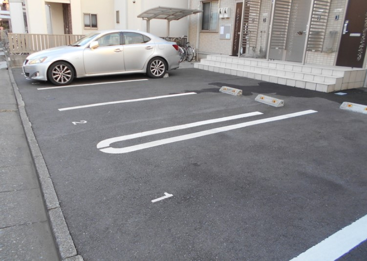 フォルトゥーナの駐車場