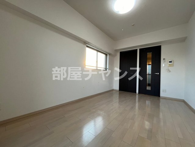 プレサンスmiu新栄の寝室|落ち着いた色調の寝室です