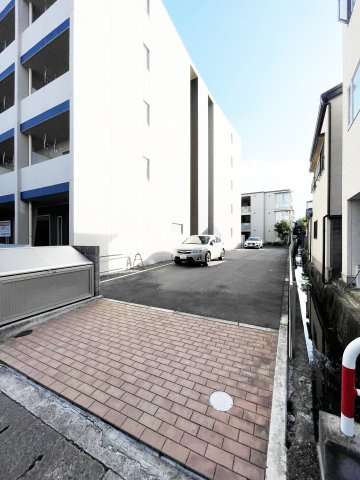 ベレオ助任橋の駐車場