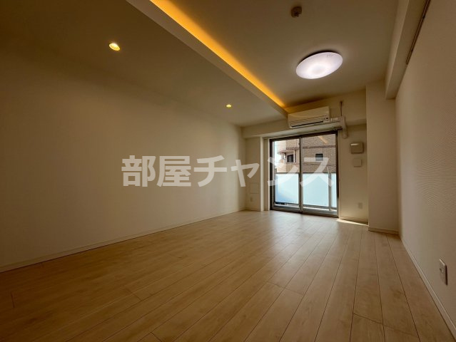 グランルクレ新栄ウエストの居間・リビング|こちらの居間で趣味の時間をお楽しみください