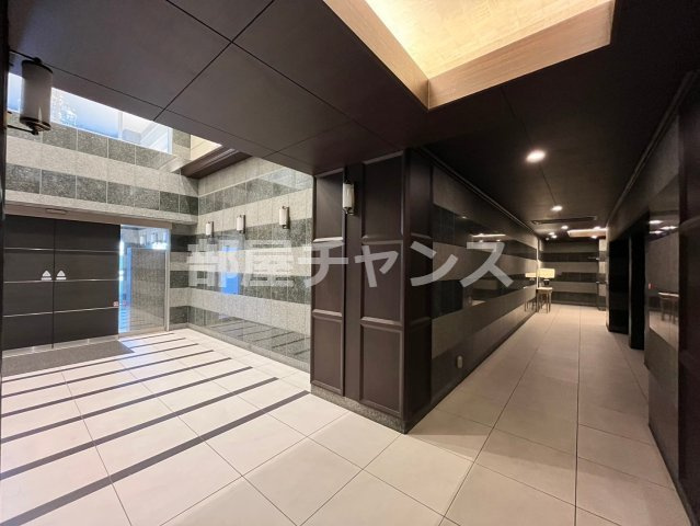 グランルクレ新栄ウエストのロビー|清潔なロビーです