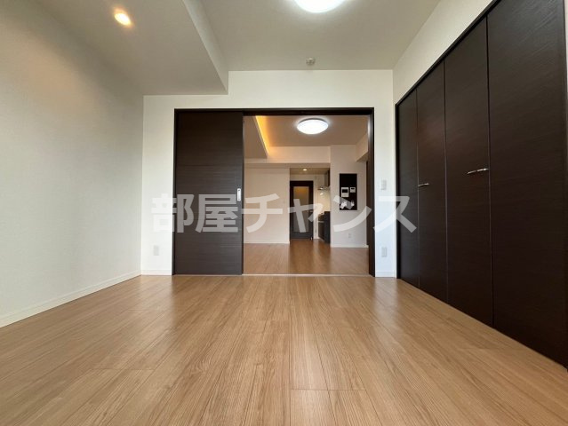 グランルクレ新栄ウエストの寝室|落ち着いた色調の寝室です