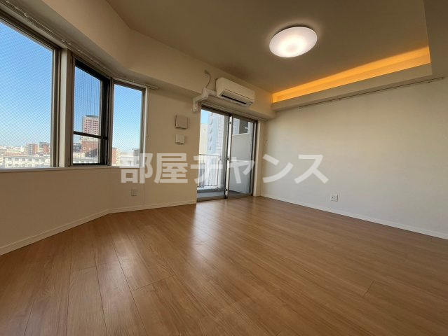 グランルクレ新栄ウエストの居間・リビング|ゆったりとしたリビングです