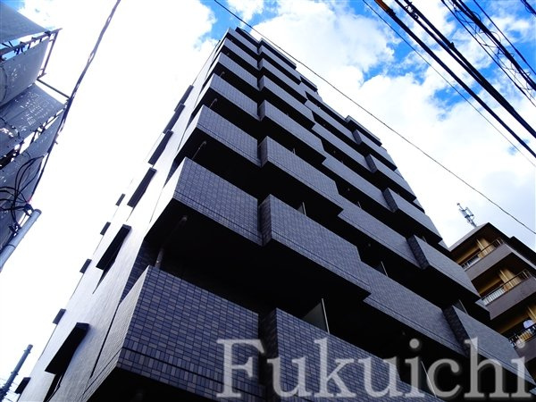 ルーブル三軒茶屋参番館の外観