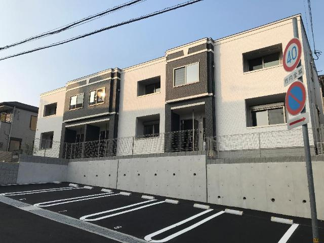 明石市東朝霧丘のアパートの駐車場|外観写真（昼）