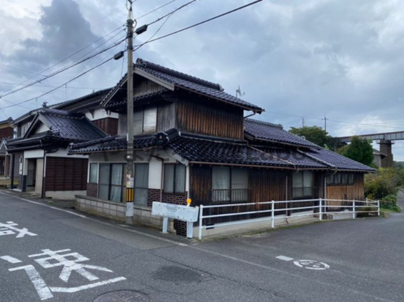 鳥取県西伯郡大山町中古戸建の前面道路含む現地写真