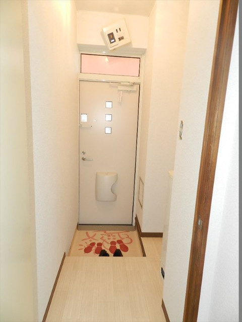 ハイツラポートBの玄関